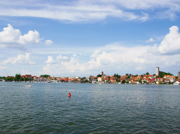 Rejsy statkami Żeglugi Mazurskiej z portu w Mikołajkach 